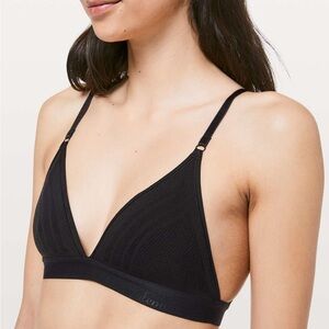 LULULEMON Uncover Me Bralette - A🛍️